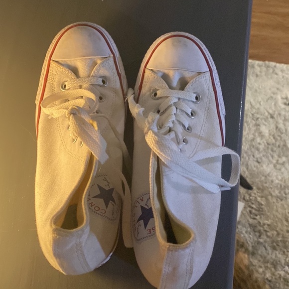 9 in womens white all star converse shoes - Picture 4 of 4